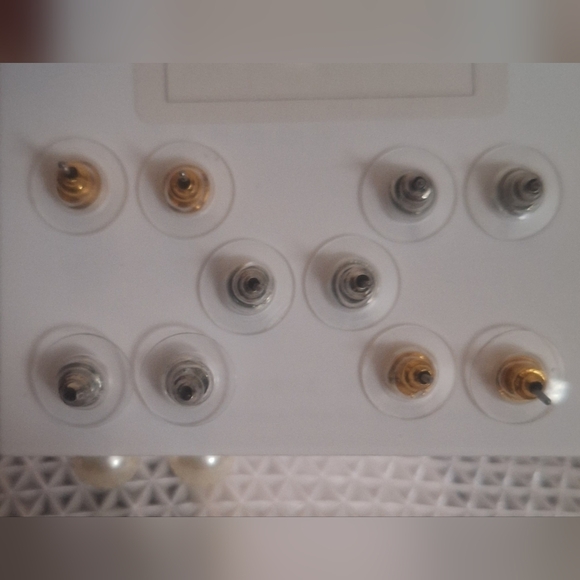 NWOT LC Lauren Conrad 5 Pair of Earrings Both Gold & Silver Tone - Picture 5 of 5